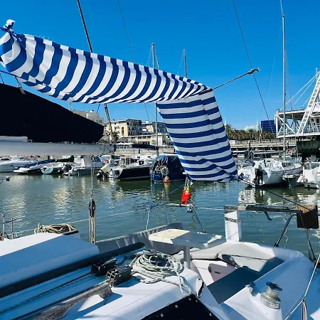 بوتيل Deolinda Charming Boat At Oriente Marina Lisboa