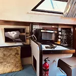 보트호텔 Deolinda Charming Boat At Oriente Marina *
