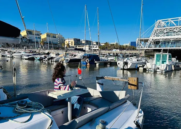 Deolinda Charming Boat At Oriente Marina Botel